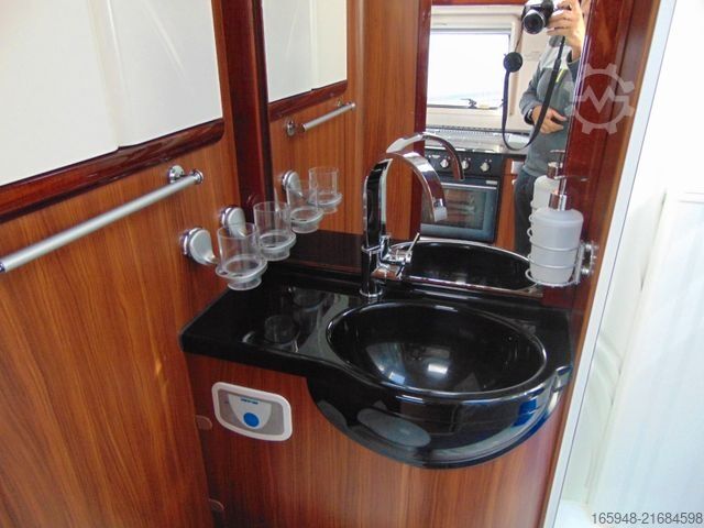 Teilintegriertes Wohnmobil ADRIA MERCEDES - POLARIS - seiner Zeit weit voraus