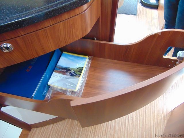 Teilintegriertes Wohnmobil ADRIA MERCEDES - POLARIS - seiner Zeit weit voraus