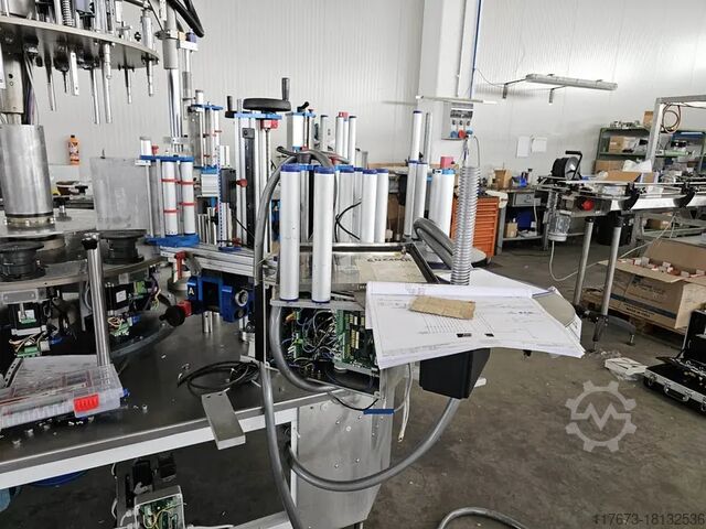 Etikettiermaschine P.E. Labellers Rotary 770 8T 3S 3E