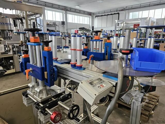 Etikettiermaschine P.E. Labellers Rotary 770 8T 3S 3E