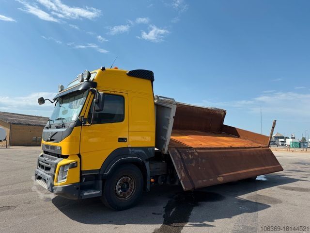 Tipper truck VOLVO FMX500 8x4/4 Steel tipper / Kipper