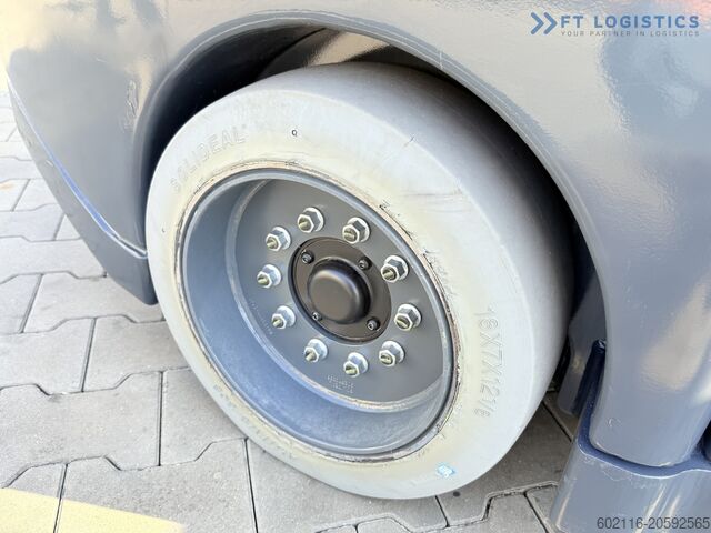 Narrow aisle forklift truck Combilift AISLE MASTER TRIPLEX 8500 FREE LIFT TOP1