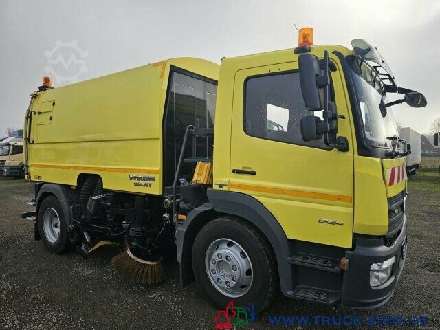 Road sweeper Mercedes-Benz Atego 1524 Faun Viajet 6 R/LH Besen rechts links