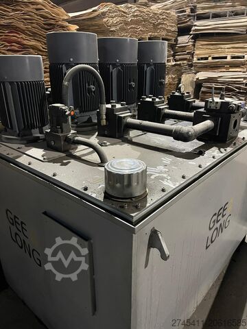 Hydraulische Presse Dieffenbacher