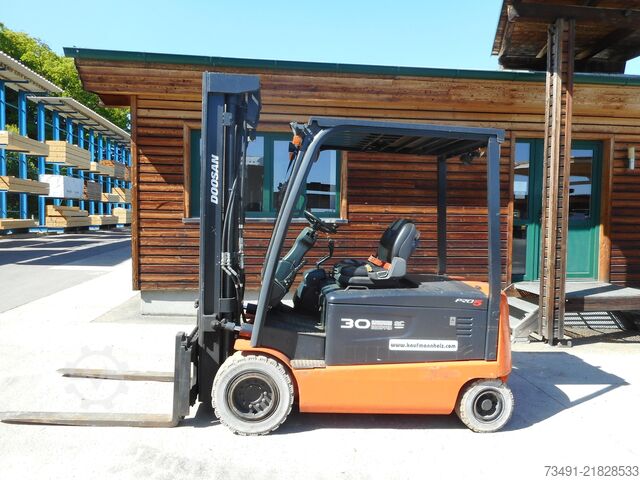 Forklift DOOSAN B30X-5 Triplex + SS + 4. Kreis