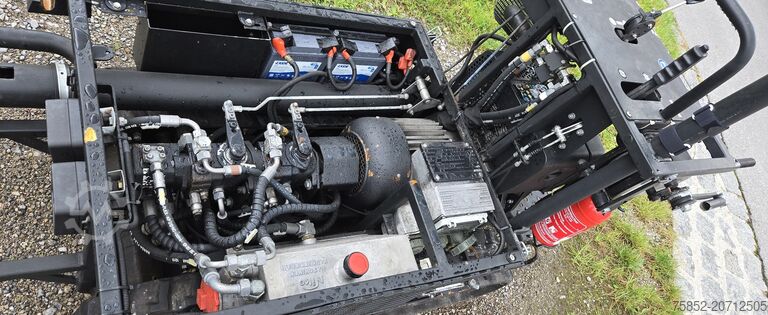 Planierraupe NIKO Raupe Hatz 1B50 T-4 Tank Stromaggregat