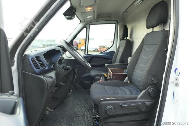 Kastenwagen hoch IVECO 35S16 Daily 4x2, 104tkm, Würth Regale, AHK, Navi