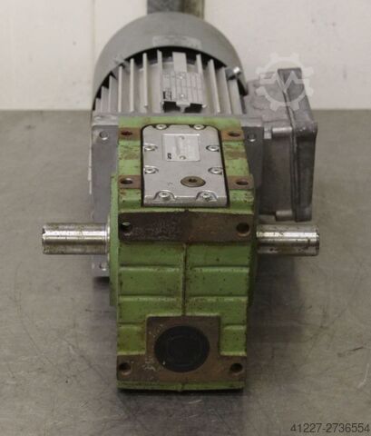 Geared motor 0.55 kW 109 rpm Lenze MDXMA2M080-12