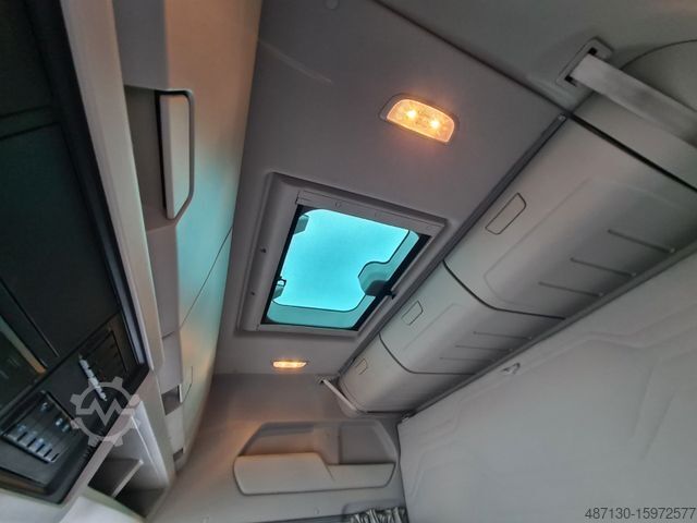 Standard tractor unit FORD F-MAX 500