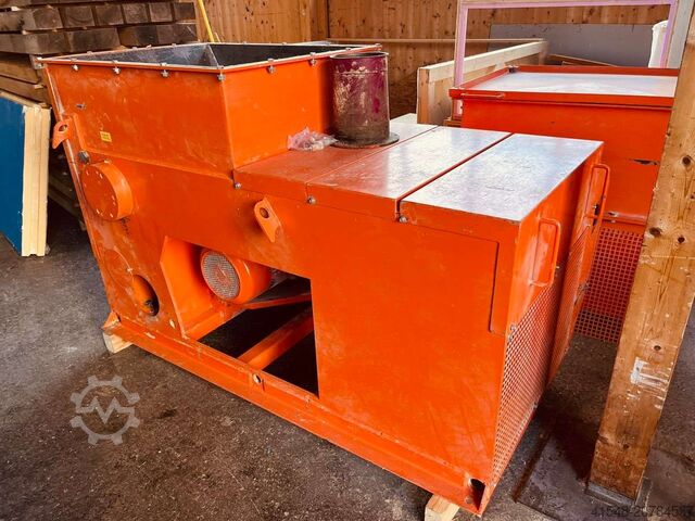 Hacker , Schredder, nur 3400 Bh Mawera RMO 200