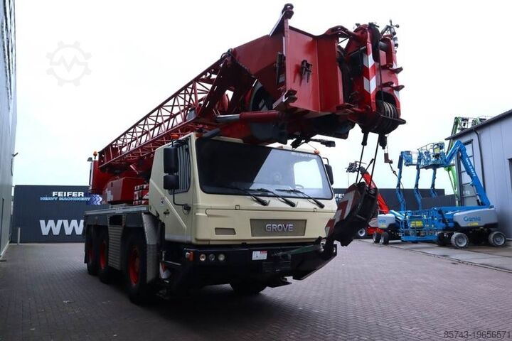 All terrain crane Grove GMK3060 Diesel, 6x6x6 Drive, 60t Capacity, 43m Mai