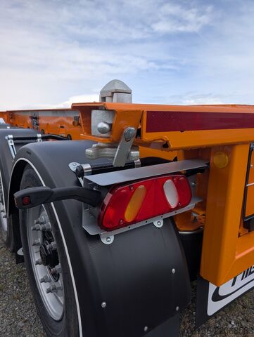 Swap body semitrailer Fliegl SDS 380 für 20" Container Heckbündig