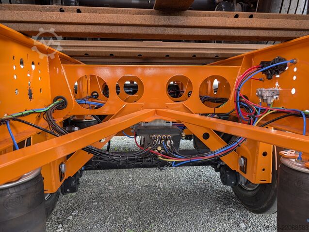 Swap body semitrailer Fliegl SDS 380 für 20" Container Heckbündig