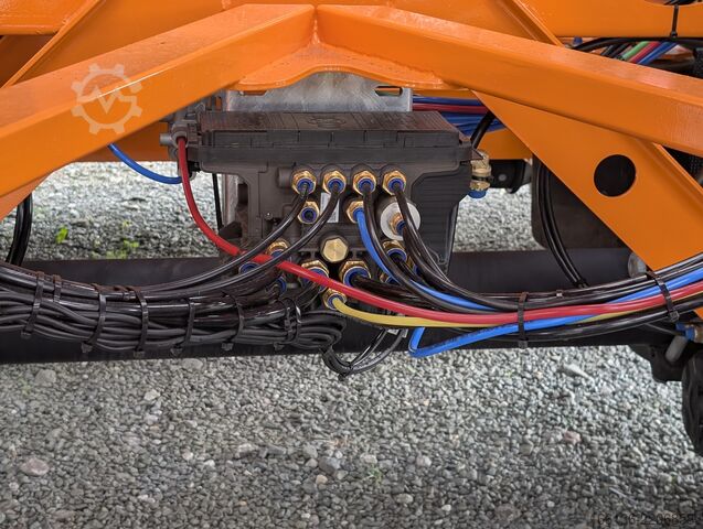 Swap body semitrailer Fliegl SDS 380 für 20" Container Heckbündig