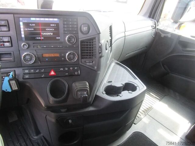 Kranwagen Mercedes-Benz Actros 3563 8x4 Euro 6 HMF 4020-K6