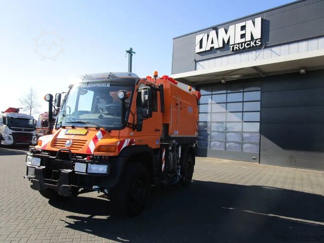 Kehrmaschine Unimog U 500 U 500 met Schmidt SK 501 opbouw
