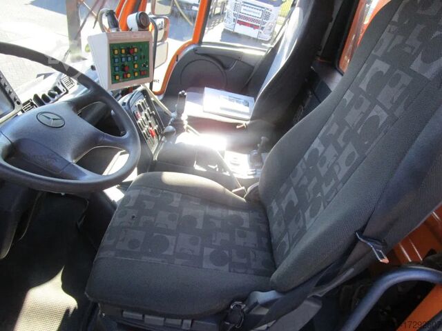 Kehrmaschine Unimog U 500 U 500 met Schmidt SK 501 opbouw