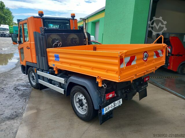 Road sweeper Hako Multicar M31