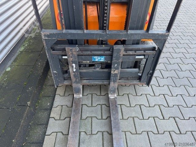 Electric 3-wheel forklift Still R50-15