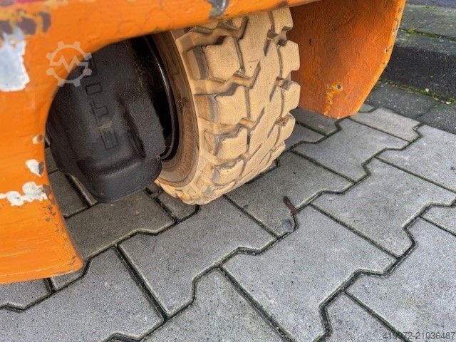 Electric 3-wheel forklift Still R50-15