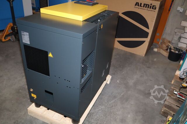 9 kW Schraubenkompressor mit Trockner Kaeser SM16T