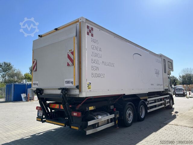 High-capacity tractor unit Volvo Doll Airport A380 Catering Highloader