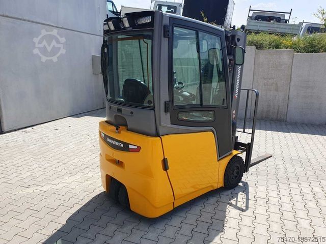 Frontstapler JUNGHEINRICH EFG 215 / Triplex: 4.25m! / SS / 4.297h!