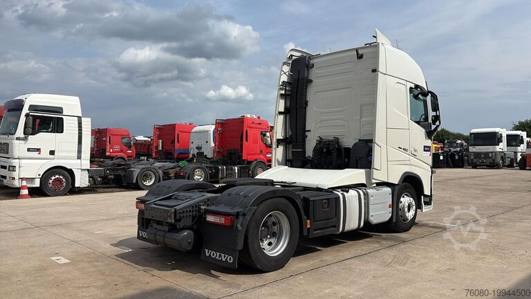 Standard tractor Volvo FH 460 (CHASSIS 2015 / PERFECT CONDITION / CLEA...