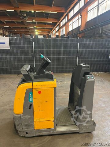 Tow Tractor Jungheinrich EZS 350