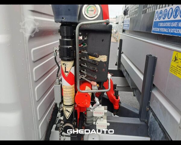 Kleinbus FIAT FIAT DUCATO CON CASSONE FISSO E GRU