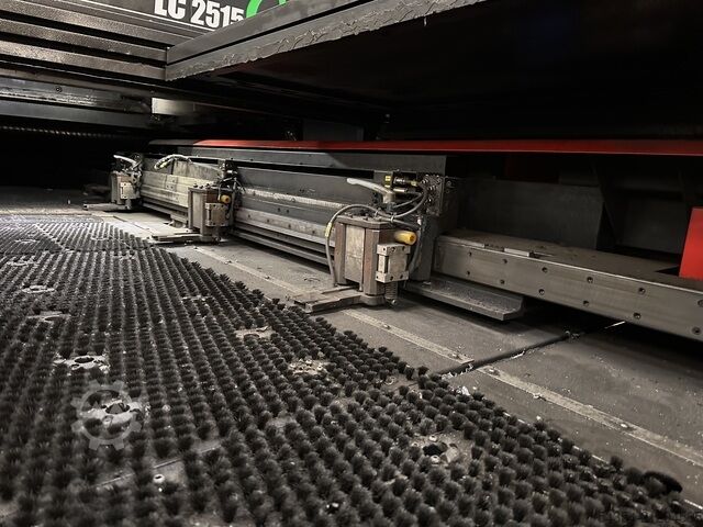 Laserschneidmaschine Amada LC2515CIAJ