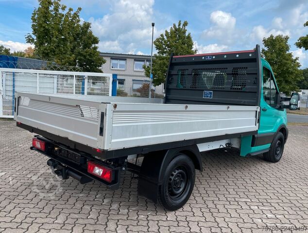 Tipper van VOLKSWAGEN Crafter 35 L2 4x4 MOTION/ Schoon Kipper/ AHK/ AC