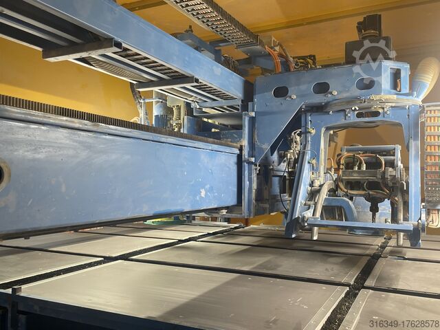 Bearbeitungszentrum Hundegger SPM-2