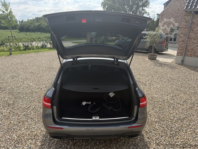 Mercedes-Benz E-Class Estate 300 de AMG Line 2020 LED / ACC / Leather MARGIN MERCEDES-BENZ E-klasse Estate 300 de AMG Line 2020 Led / ACC / Leder