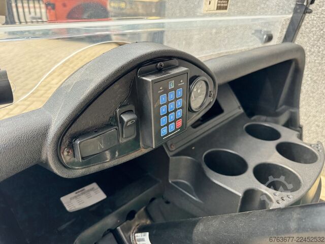 EZGO RXV Golf Cart Electric 4-Seater 2019 incl. Charger EZ-GO RXV Golfkar Golfcar Elektrisch 4 Zits 2019 Inc Lader