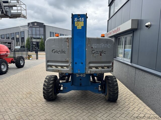 GENIE S-45 Telescopic boom lift / boom lift 4x4 DEUTZ DIESEL 4690 hours 15.7M Working height 2014 GENIE S-45 Telescoop hoogwerker / boomlift  4x4 DEUTZ DIESEL 4690uur  15,7M Werkhoogte 2014