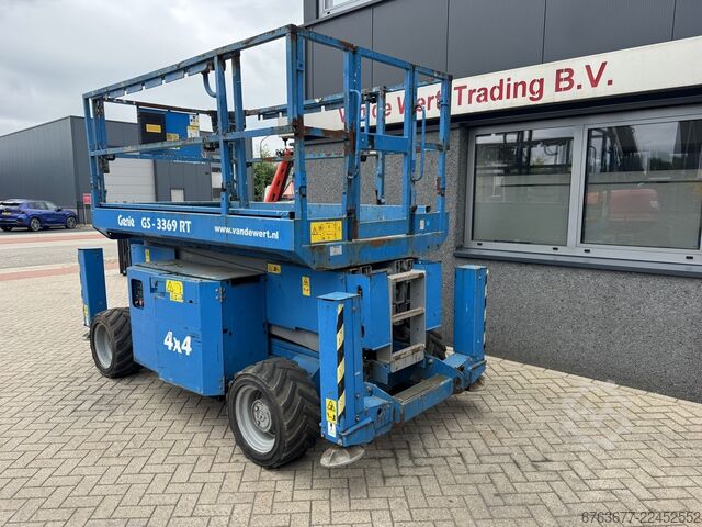 Genie GS 3369 RT Scissor Lift / Work Platform, 12m working height, 4x4, Kubota DIESEL, 2014 GENIE GS 3369 RT  Hoogwerker / Arbeitsbuhne 12mtr werkhoogte 4x4 Kubota DIESEL 2014