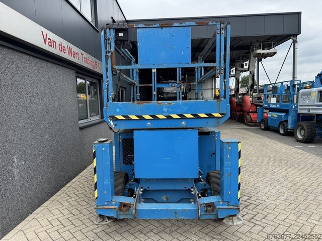 Genie GS 3369 RT Scissor Lift / Work Platform, 12m working height, 4x4, Kubota DIESEL, 2014 GENIE GS 3369 RT  Hoogwerker / Arbeitsbuhne 12mtr werkhoogte 4x4 Kubota DIESEL 2014