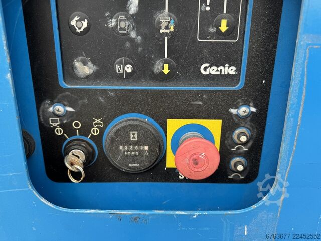 Genie GS 3369 RT Scissor Lift / Work Platform, 12m working height, 4x4, Kubota DIESEL, 2014 GENIE GS 3369 RT  Hoogwerker / Arbeitsbuhne 12mtr werkhoogte 4x4 Kubota DIESEL 2014