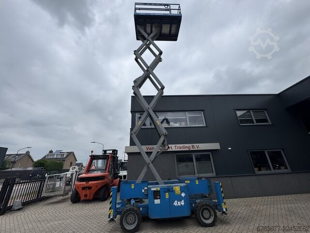 Genie GS 3369 RT Scissor Lift / Work Platform, 12m working height, 4x4, Kubota DIESEL, 2014 GENIE GS 3369 RT  Hoogwerker / Arbeitsbuhne 12mtr werkhoogte 4x4 Kubota DIESEL 2014