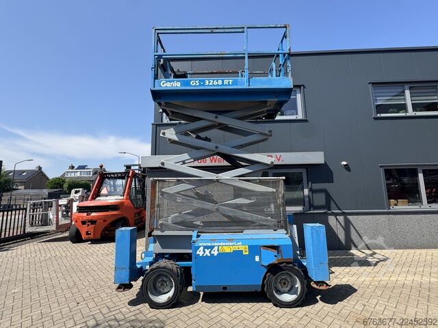 Genie GS 3268 RT Scissor Lift / Work Platform, 12m working height, 4x4, Kubota DIESEL, year 2007 GENIE GS 3268 RT  Hoogwerker / Arbeitsbuhne 12mtr werkhoogte 4x4 Kubota DIESEL 2007