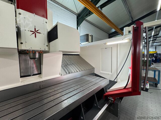 Vertikales Bearbeitungszentrum Hedelius C 80-2300