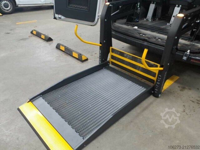 Kleinbus Mercedes-Benz Sprinter 317 CDI Kombi,Rollstuhllift,8Sitze