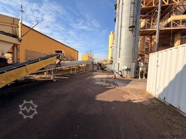Feed bunker with conveyor belt Ammann Doseur