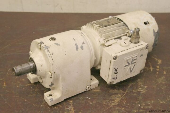 Geared motor 0.55 kW 70 rpm SEW Eurodrive R40DT17102BGZ