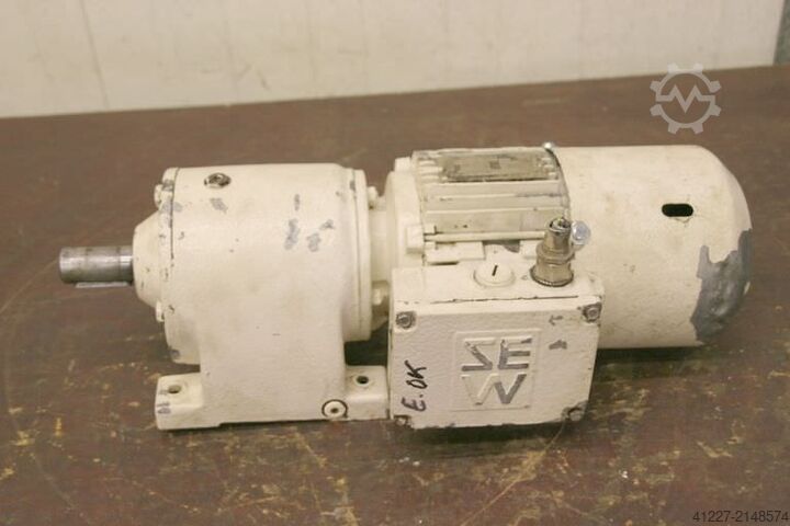 Geared motor 0.55 kW 70 rpm SEW Eurodrive R40DT17102BGZ