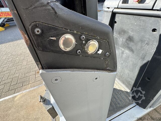 VS-22574-1 Electric tow tractor Still LTX50 STILL LTX50