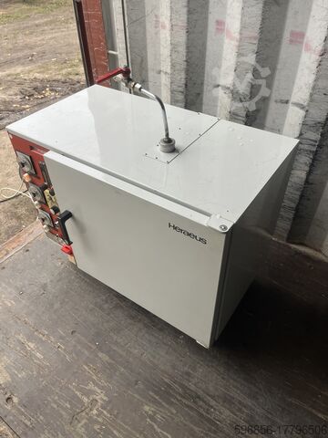 Heating cabinet Heraeus UT 5042 EK, 100°C, 1.6 kW, German-made Heraeus T 5042 EK