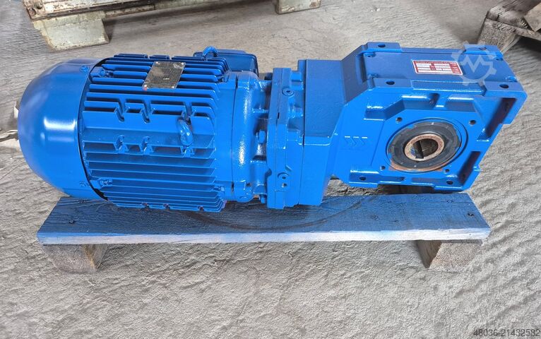 Flange-mounted geared motor Watt Drive KUA70A