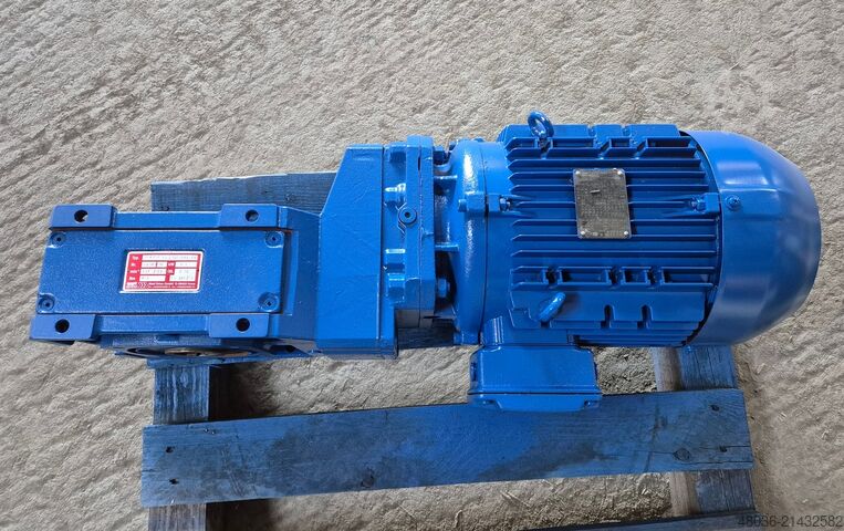 Flange-mounted geared motor Watt Drive KUA70A